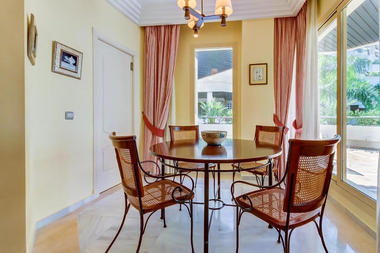 Fuente Aloha Apartment By Ghr Rentals